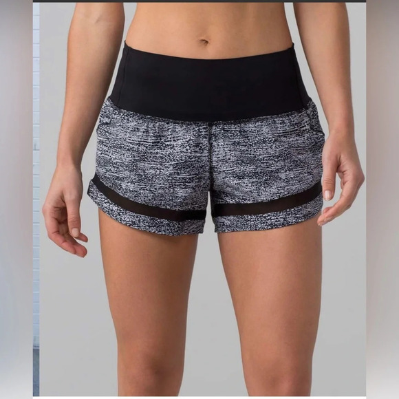 Lululemon Pace Perfect Shorts (3") Air Time White Black / Black - Picture 1 of 7